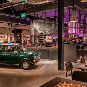 Moxy ロンドン ヒースロー空港 **** ハウンズロー